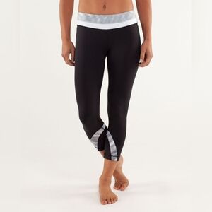 Lululemon Run: Inspire Crop II Black / Blazer Fossil / White